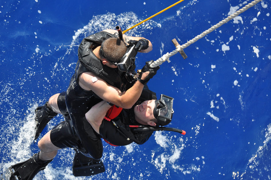 rescue-swimmer- dive emergencies - scuba diving - scubly