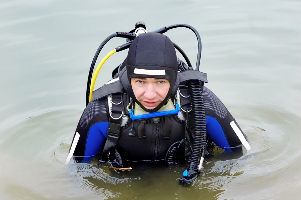 scuba-diver- dry suit - neoprene - scubly