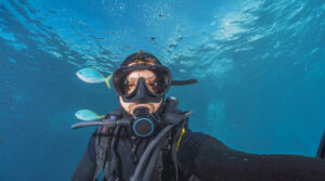 scuba diving and mental health - underwater selfie - scubly